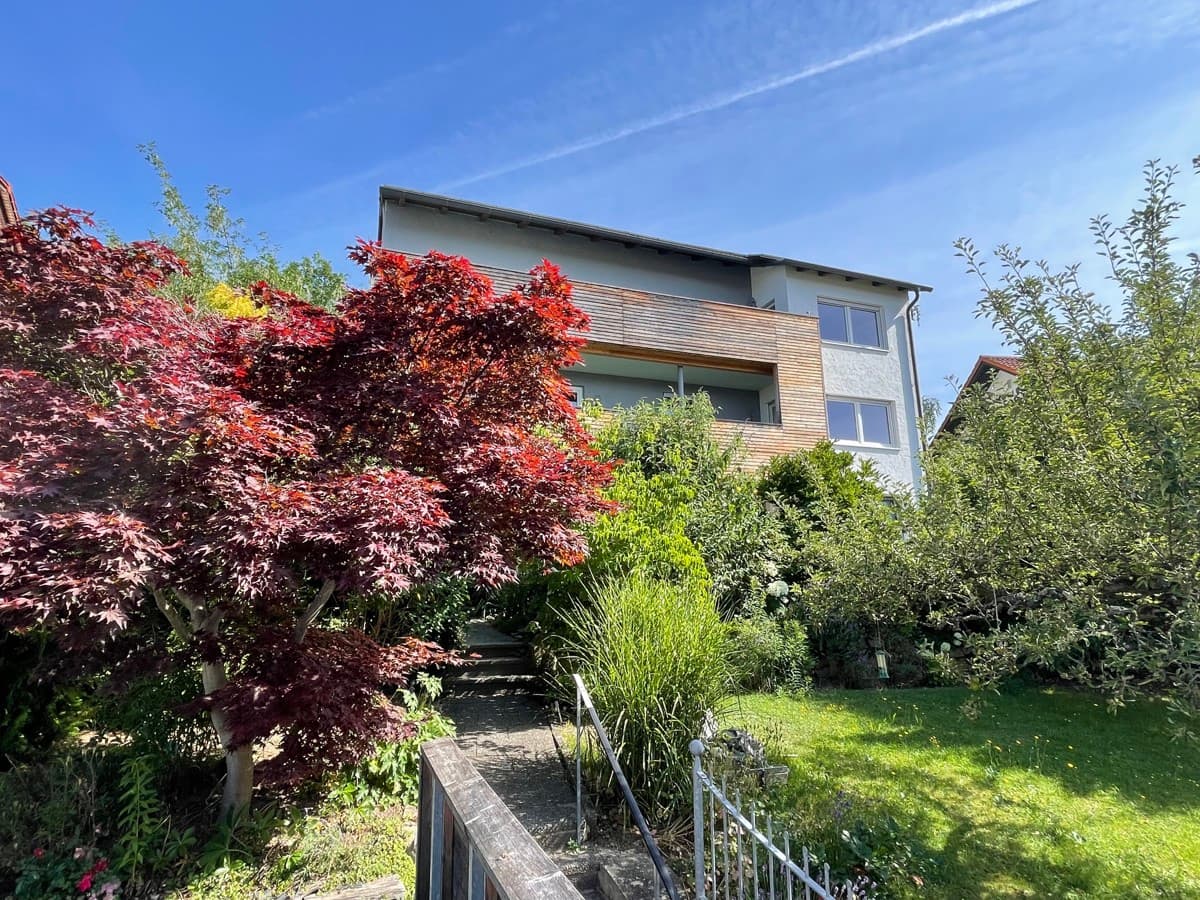 Großzügige Eigentumswohnung in ruhiger Lage mit schönen Ausblick!