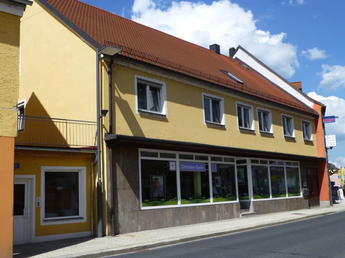 8,5% Rendite - Wohn - und Geschäftshaus im Zentrum von Nittenau!