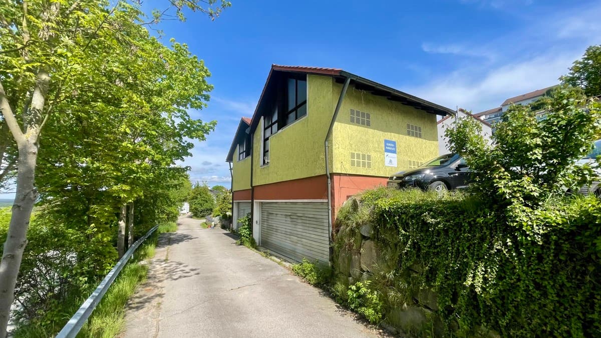 Lagerhalle mit Blick ins Regental!