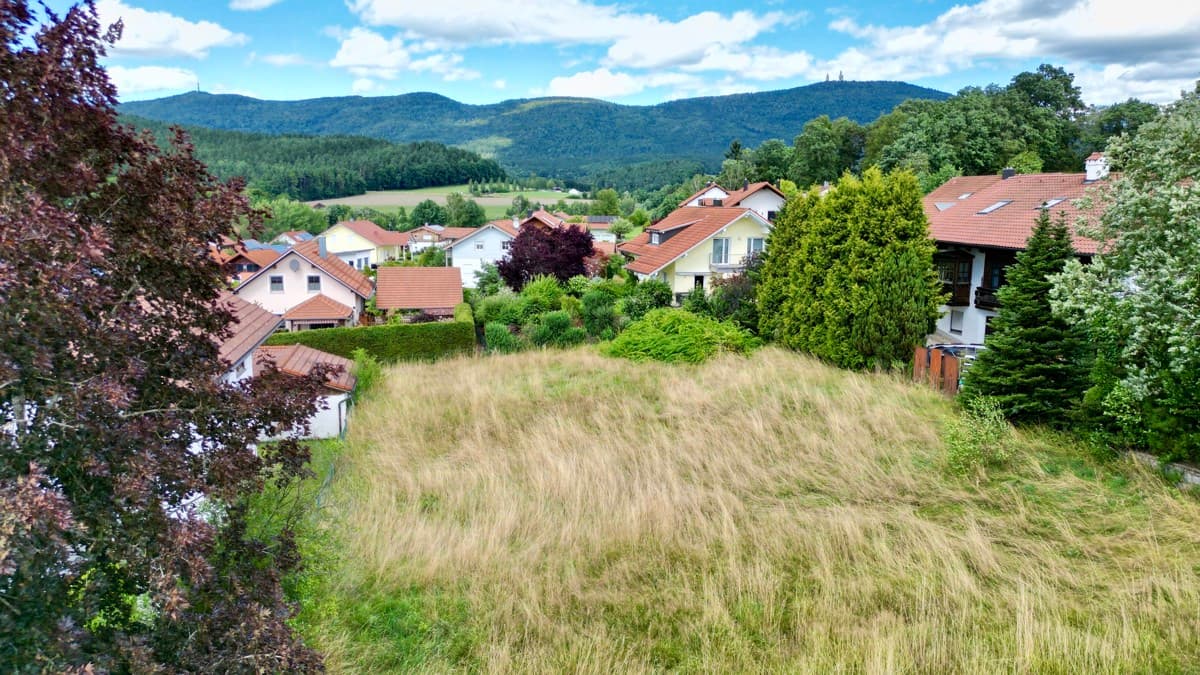 Baugrundstück mit direkten Blick zum Hohenbogen in Grafenwiesen!