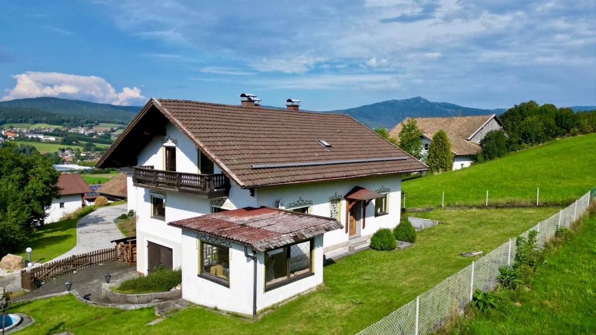 Einfamilienhaus mit traumhafter Aussicht zum Osser und Hohenbogen in Arrach!