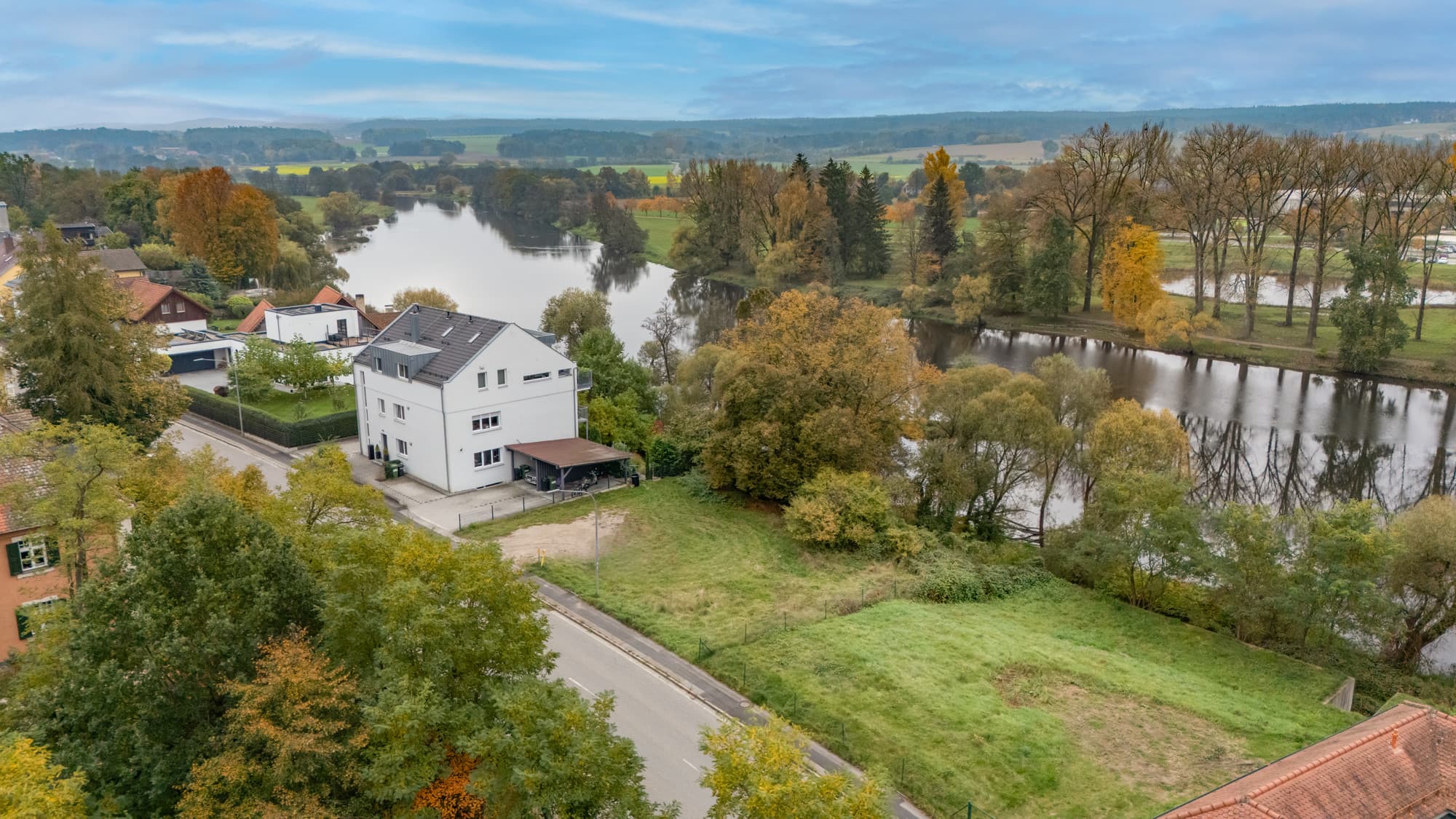 Eins der letzten Grundstücke am Regen in Nittenau – Ihr Traum am Wasser!