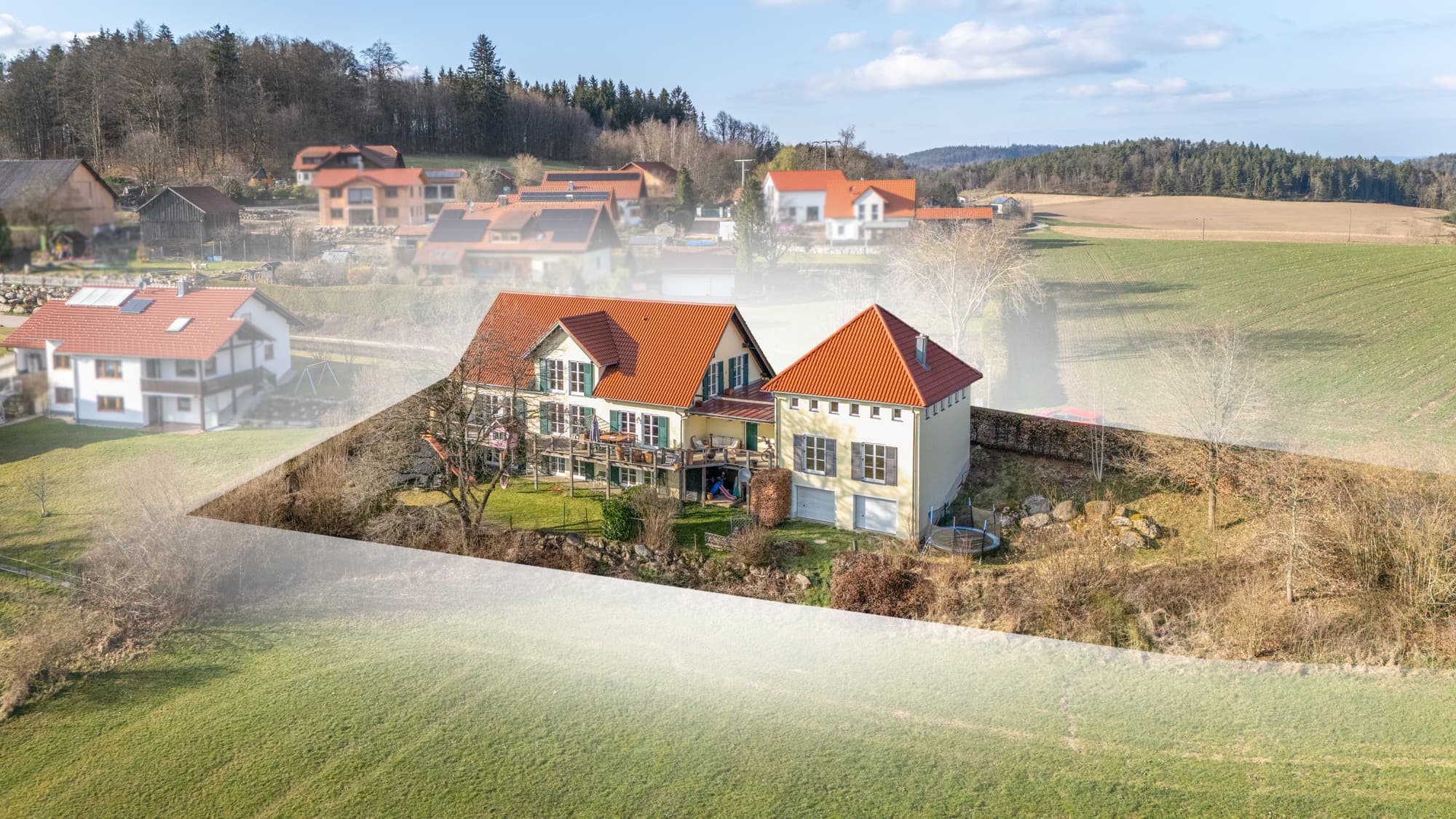 Exklusives Anwesen mit separatem Gästehaus!