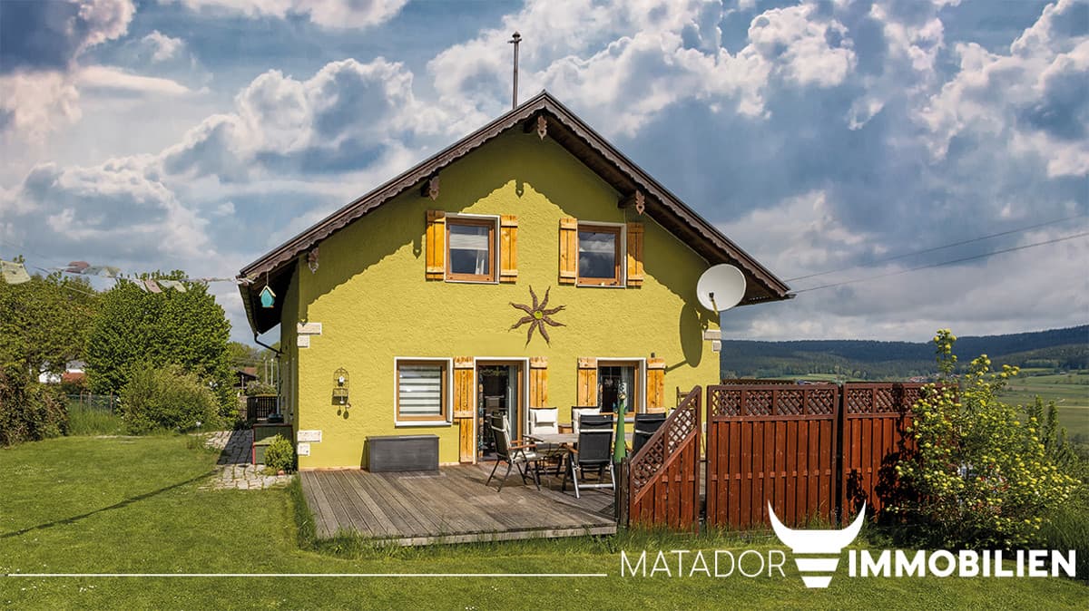 Einfamilienhaus mit wundervoller Aussicht in Arrach!