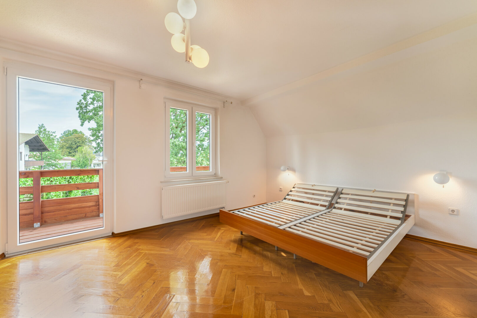 Schlafzimmer (EG)